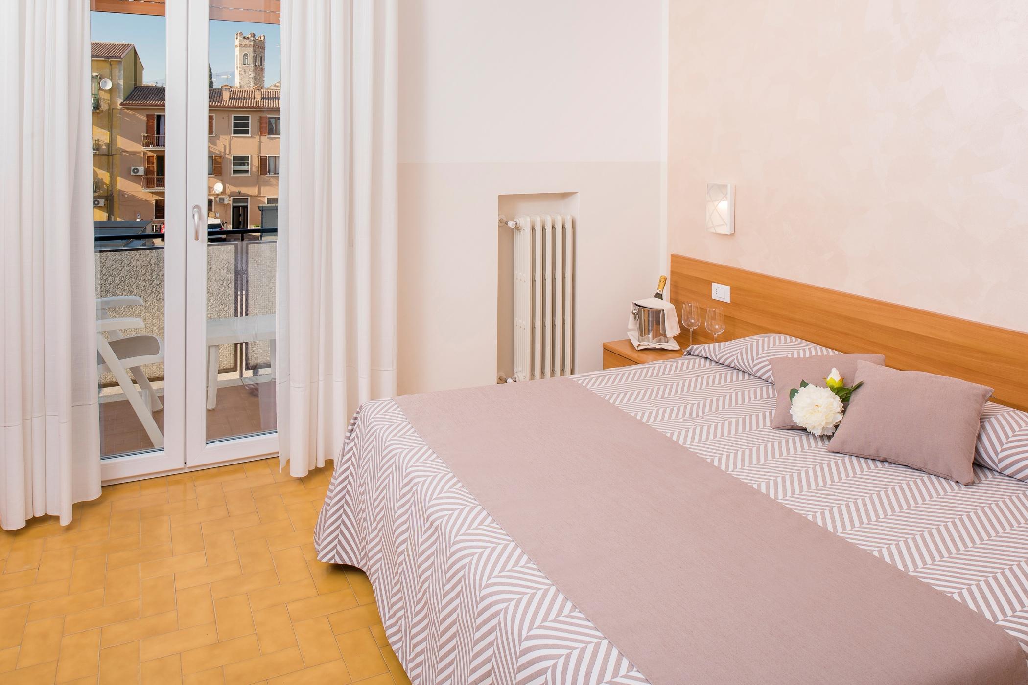 Hotel Taormina バルドリーノ エクステリア 写真