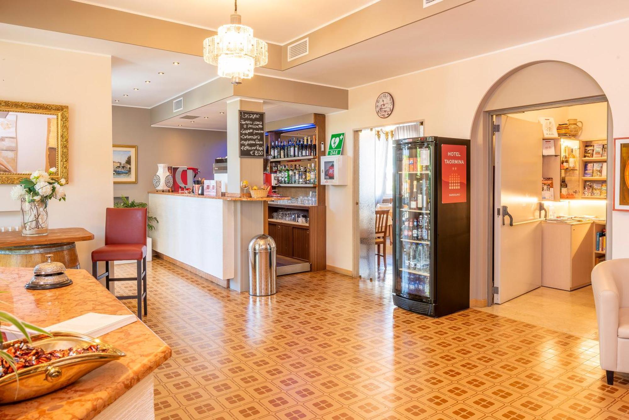 Hotel Taormina バルドリーノ エクステリア 写真