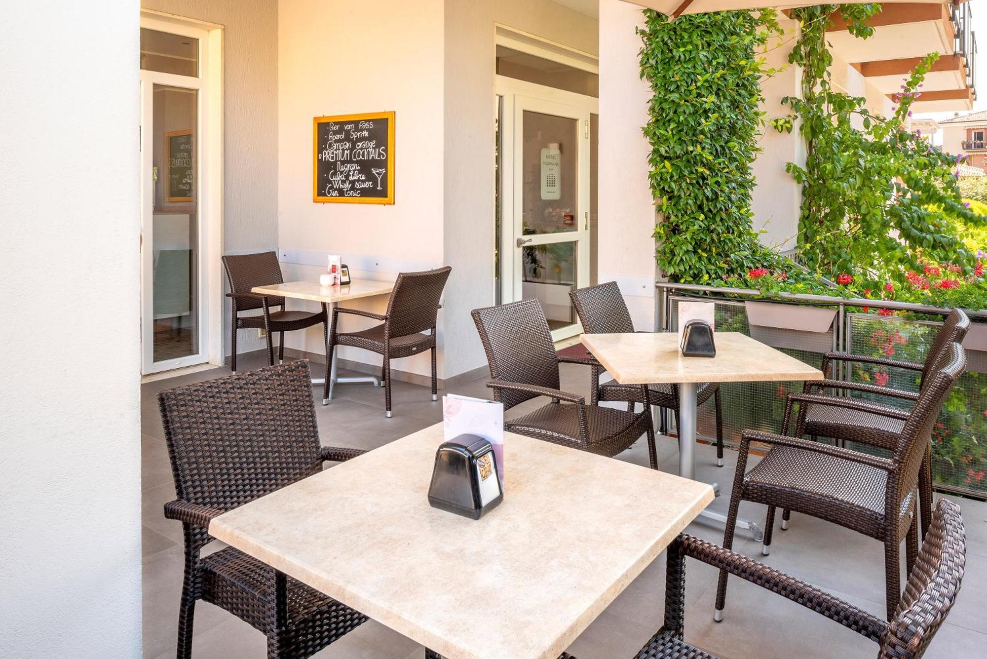 Hotel Taormina バルドリーノ エクステリア 写真