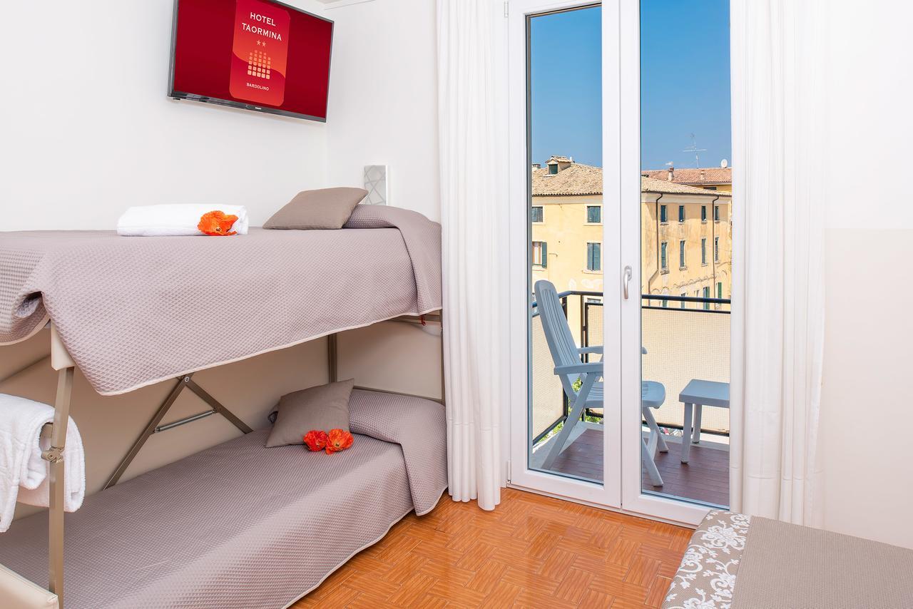 Hotel Taormina バルドリーノ エクステリア 写真